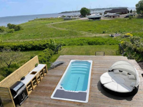 Luxury House by the Beach with Heated Pool and Panorama